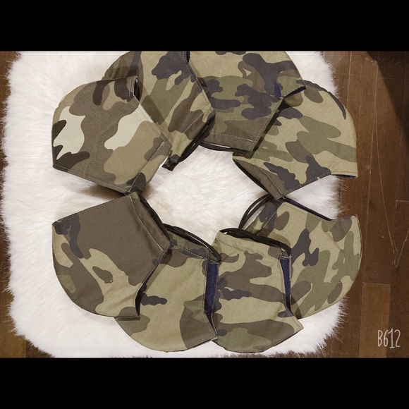 8=$45 Camouflage adults face masks - Picture 1 of 4
